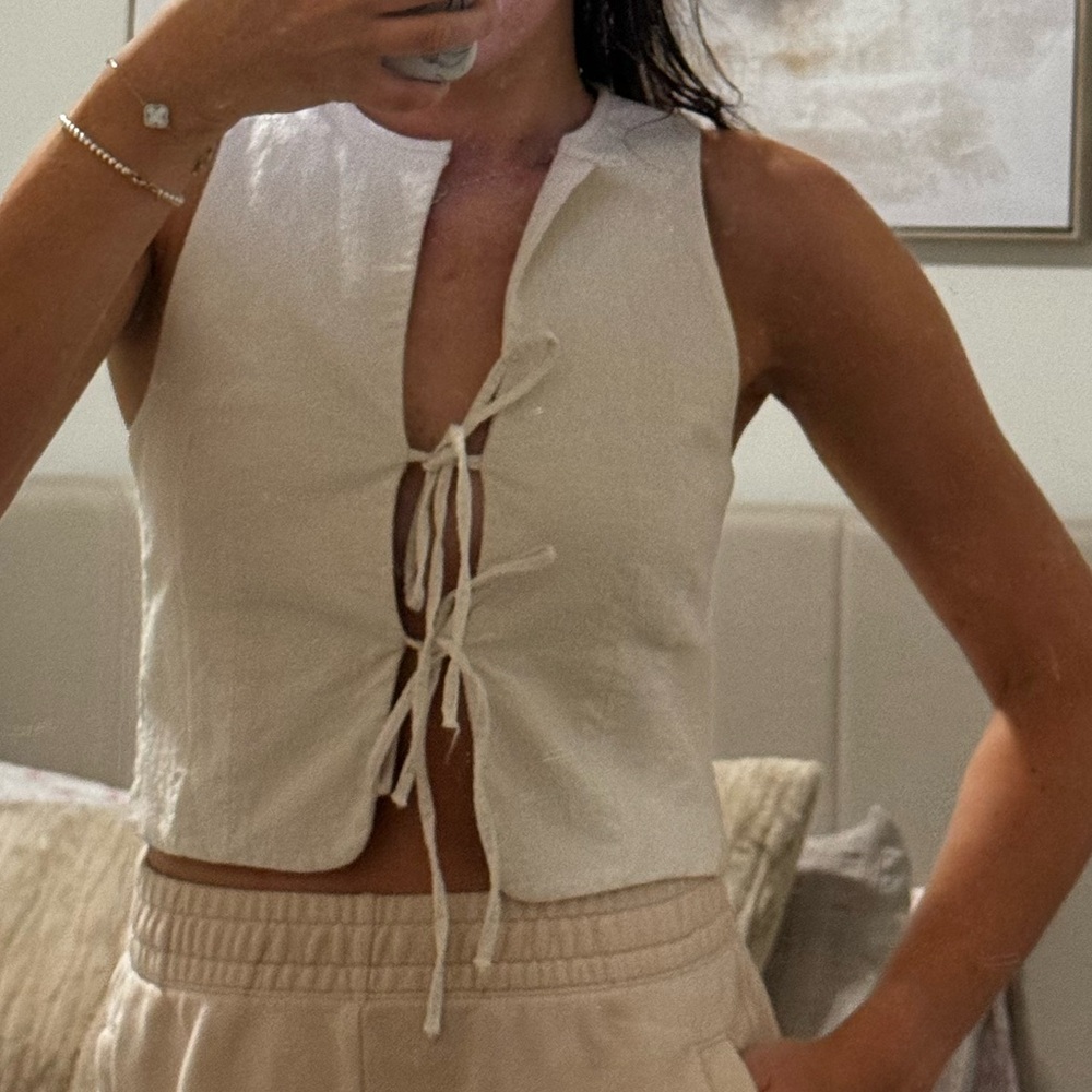 Zara Cream Sleeveless Blouse